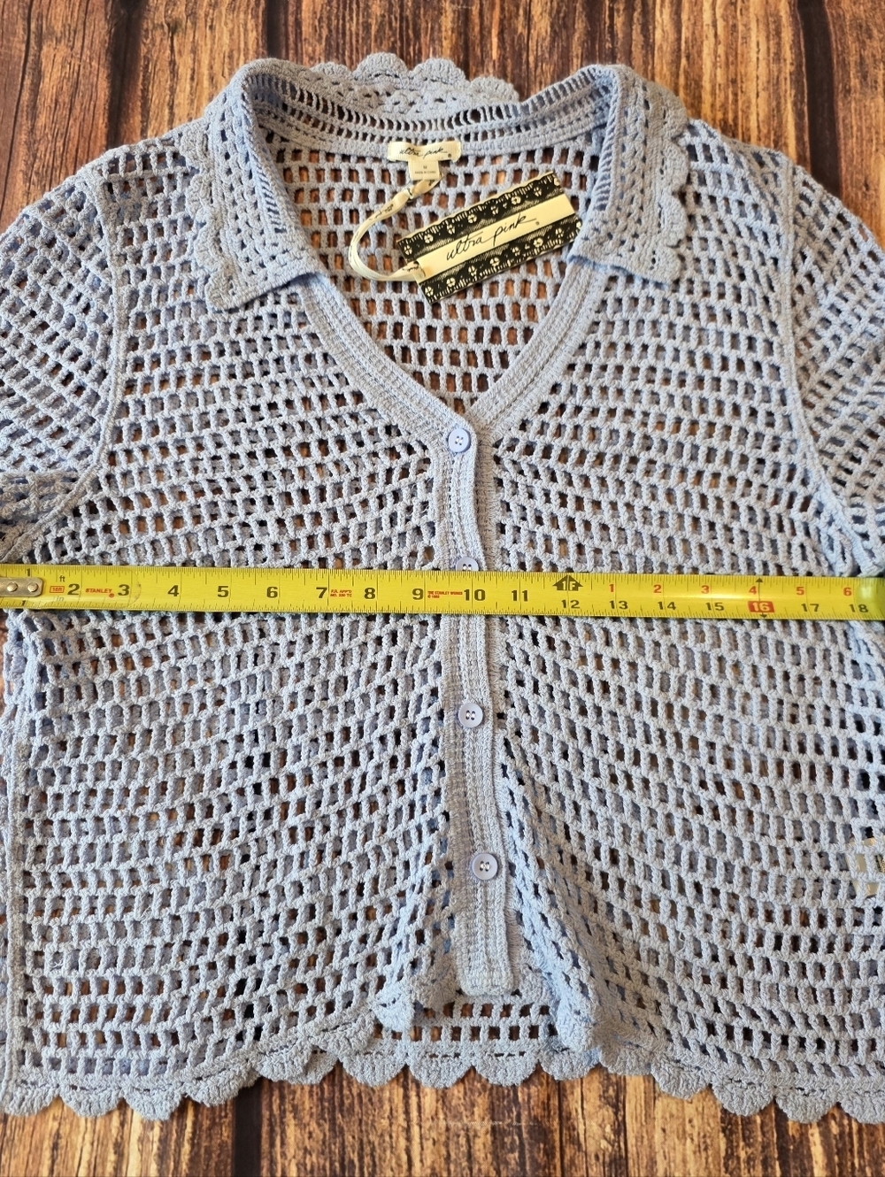 Ultra Pink Size Medium Open Knit Crochet Button Scallop Grandmacore Cottagecore - Picture 10 of 10